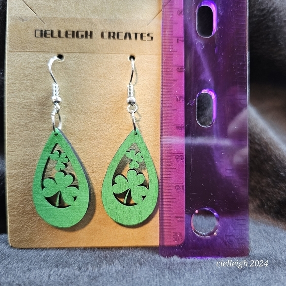 💥4 for $25💥 St Patrick's Day Earrings - Picture 3 of 4